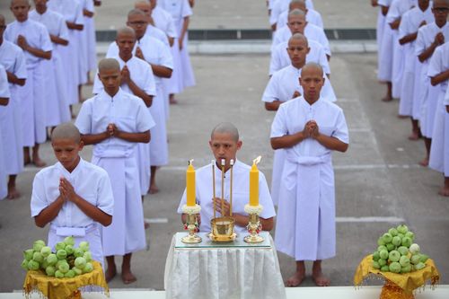 ภาพ No.8504:พิธีบรรพชาอุปสมบทหมู่ 3 โครงการ