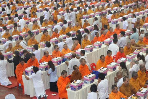 ภาพ No.8715:พิธีทอดผ้าป่า 323 วัด 4 จังหวัด ชายแดนใต้ ครั้งที่ 92 จ.สงขลา