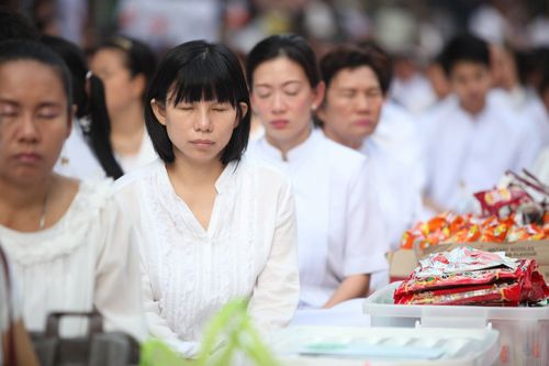 ภาพ No.8668:ตักบาตรพระ 10,000 รูป สีลม