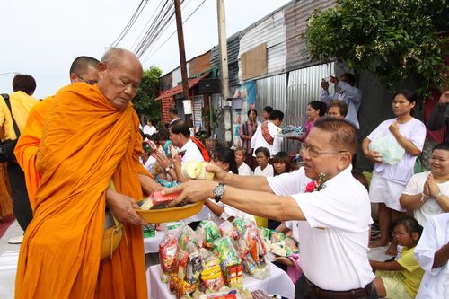ภาพ No.8648:ตักบาตรพระ 2556 รูป จ.อำนาจเจริญ