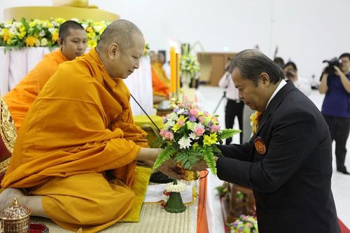 ภาพ No.8719:ประมวลภาพตักบาตรพระจอมเกล้าเจ้าคุณทหารลาดกระบัง 6 มิ.ย.2556