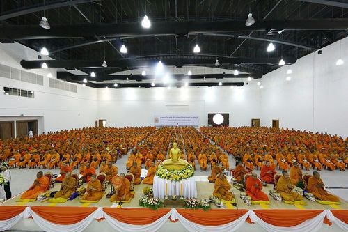 ภาพ No.8721:ประมวลภาพตักบาตรพระจอมเกล้าเจ้าคุณทหารลาดกระบัง 6 มิ.ย.2556