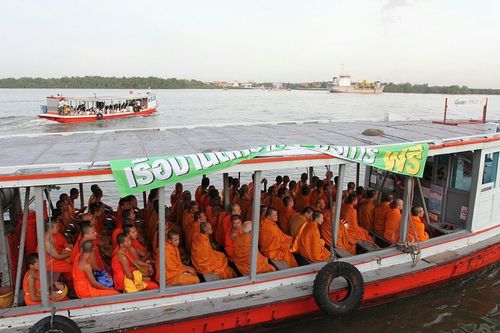 ภาพ No.8763:ประมวลภาพตักบาตรสมุทรปราการ พระ 11,111  รูป 