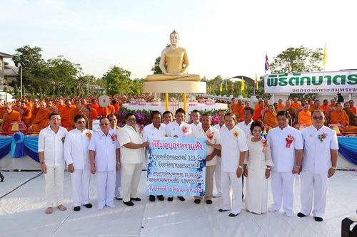 ภาพ No.8768:ประมวลภาพตักบาตรสมุทรปราการ พระ 11,111  รูป 