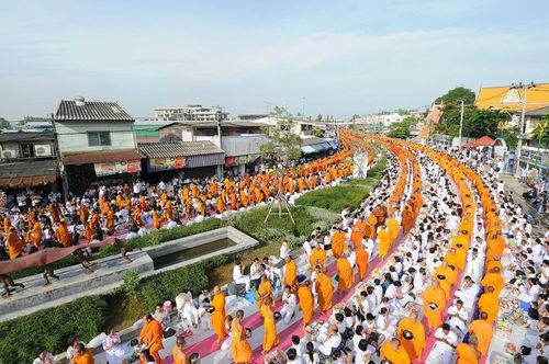 ภาพ No.8770:ประมวลภาพตักบาตรสมุทรปราการ พระ 11,111  รูป 