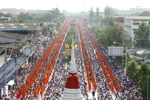 ภาพ No.8775:ประมวลภาพตักบาตรสมุทรปราการ พระ 11,111  รูป 