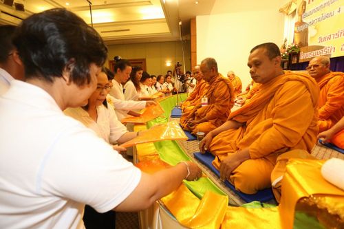 ภาพ No.8830:พิธีทอดผ้าป่า 323 วัด 4 จังหวัด ชายแดนใต้ ครั้งที่ 93 จังหวัดนราธิวาส