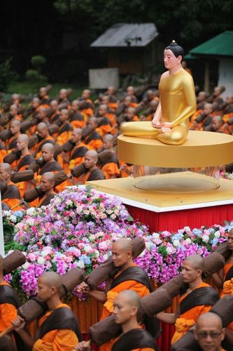 ภาพ No.8782:พิธีประดิษฐานองค์พระประธาน ณ วัดป่าหมาก อ.แม่ลาน้อย จ.แม่ฮ่องสอน