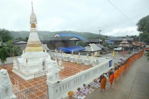 ภาพ No.8816:พิธีประดิษฐานองค์พระประธาน ณ วัดป่าหมาก อ.แม่ลาน้อย จ.แม่ฮ่องสอน