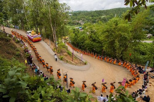 ภาพ No.8793:พิธีประดิษฐานองค์พระประธาน ณ วัดป่าหมาก อ.แม่ลาน้อย จ.แม่ฮ่องสอน