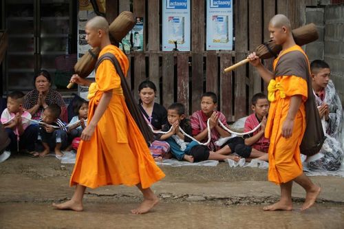 ภาพ No.8797:พิธีประดิษฐานองค์พระประธาน ณ วัดป่าหมาก อ.แม่ลาน้อย จ.แม่ฮ่องสอน