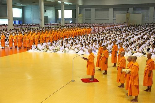 ภาพ No.8892:ประมวลภาพพิธีประสาทปริญญาบัตร DOU ปีการศึกษา 2556