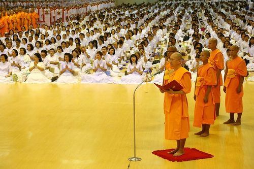 ภาพ No.8893:ประมวลภาพพิธีประสาทปริญญาบัตร DOU ปีการศึกษา 2556