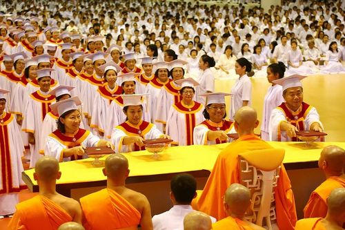 ภาพ No.8899:ประมวลภาพพิธีประสาทปริญญาบัตร DOU ปีการศึกษา 2556