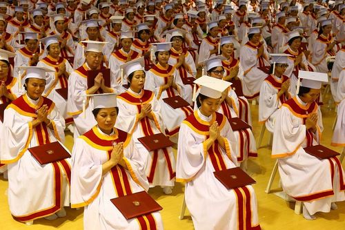 ภาพ No.8905:ประมวลภาพพิธีประสาทปริญญาบัตร DOU ปีการศึกษา 2556