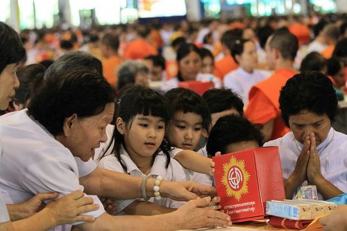 ภาพ No.9083:ประมวลภาพงานบุญวันสมาธิโลก 2556 ณ วัดพระธรรมกาย