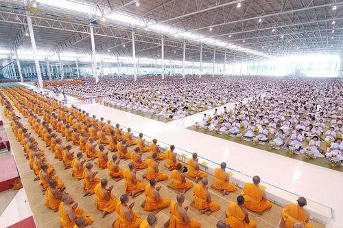 ภาพ No.9127:ประมวลภาพพิธีถวายกองทุนรักษาพระภิกษุ - สามเณรอาพาธ เนื่องในวันธรรมชัย2556