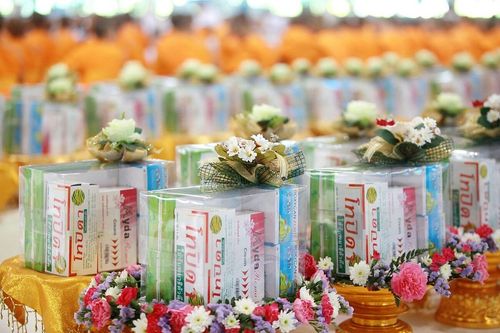 ภาพ No.9141:ประมวลภาพพิธีถวายกองทุนรักษาพระภิกษุ - สามเณรอาพาธ เนื่องในวันธรรมชัย2556