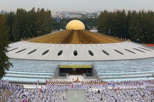 ภาพ No.9170:พิธีอัญเชิญรูปหล่อทองคำหลวงปู่ วันครูวิชชาธรรมกาย 2556