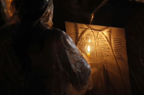 ภาพ No.9216:พิธีอัญเชิญรูปหล่อทองคำหลวงปู่ วันครูวิชชาธรรมกาย 2556