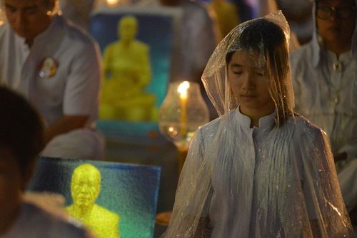 ภาพ No.9218:พิธีอัญเชิญรูปหล่อทองคำหลวงปู่ วันครูวิชชาธรรมกาย 2556