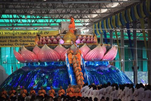 ภาพ No.9340:พิธีหล่อรูปเหมือนหลวงปู่วัดปากน้ำด้วยทองคำ องค์ที่ 7