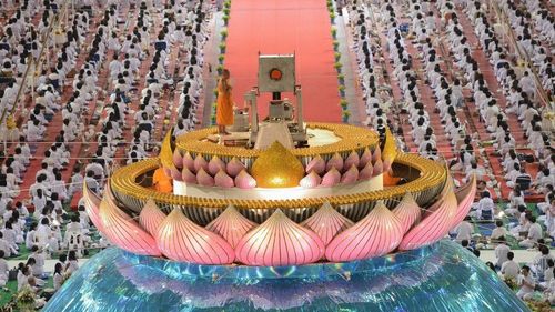 ภาพ No.9358:พิธีหล่อรูปเหมือนหลวงปู่วัดปากน้ำด้วยทองคำ องค์ที่ 7