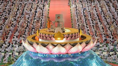 ภาพ No.9359:พิธีหล่อรูปเหมือนหลวงปู่วัดปากน้ำด้วยทองคำ องค์ที่ 7