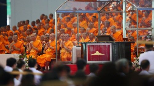 ภาพ No.9365:พิธีหล่อรูปเหมือนหลวงปู่วัดปากน้ำด้วยทองคำ องค์ที่ 7