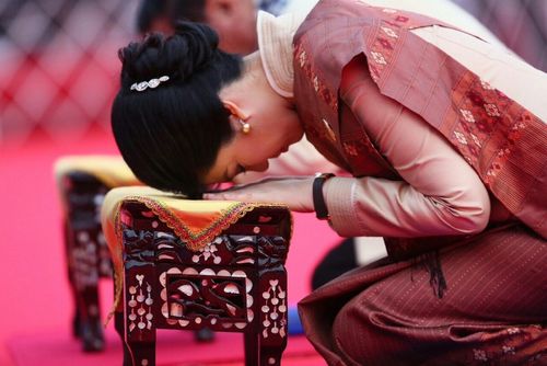 ภาพ No.9231:“ตักบาตรมิตรภาพไทย-ลาว” เนื่องในวันออกพรรษา 2556