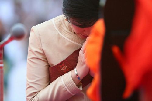 ภาพ No.9234:“ตักบาตรมิตรภาพไทย-ลาว” เนื่องในวันออกพรรษา 2556