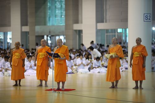 ภาพ No.9376:พิธีมอบปัจจัยโครงการกฐิน 131 วัดสาขาทั้งในและต่างประเทศทั่วโลก