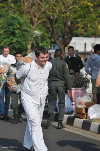 ภาพ No.9398:ประมวลภาพตักบาตร พระ 2,700 รูป จังหวัดมหาสารคาม