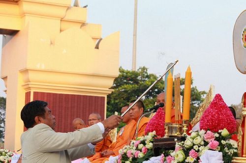 ภาพ No.9399:ประมวลภาพตักบาตร พระ 2,700 รูป จังหวัดมหาสารคาม