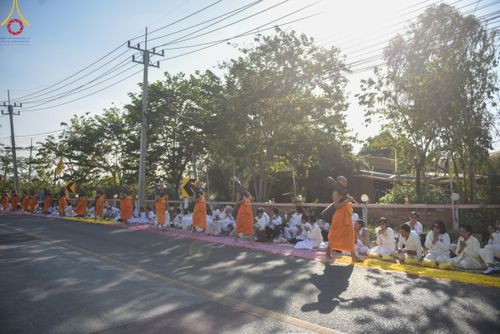 ภาพ No.198110:พิธีต้อนรับพระธรรมยาตรา ณ อนุสรณ์สถานลำดับที่ 5 สถานที่เผยแผ่วิชชาธรรมกายครั้งแรก อนุสรณ์สถานบางปลา วัดบางปลา อำเภอบางเลน จังหวัดนครปฐม ในโครงการธรรมยาตรา กตัญญูบูชา มหาปูชนียาจารย์ พระมงคลเทพมุนี(สด จนฺทสโร) พระผู้ปราบมาร ปีที่ 13 วัน 19 มกราคม พ.ศ.2568