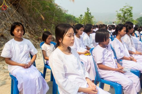 ภาพ No.139318:Photo Story  มหัศจรรย์วัดดงดินแดง Episode 7 พระภิกษุ-สามเณร ในโครงการบรรพชาอุปสมบทหมู่  กว่า 500 รูป ศีลจาริณีและสาธุชนกว่า 500 คน ร่วมพิธีบูชาข้าวพระ วัดดงดินแดง ต.ม่อนจอง อ.อมก๋อย จ.เชียงใหม่ วันอาทิตย์ที่ 7 เมษายน พ.ศ.2567