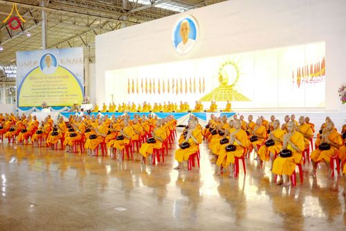 ภาพ No.223316:วันวิสาขบูชา วันอาทิตย์ที่ 11 พฤษภาคม พ.ศ. 2568 พิธีตักบาตร และปฎิบัติธรรม ณ สภาธรรมกายสากล วัดพระธรรมกาย