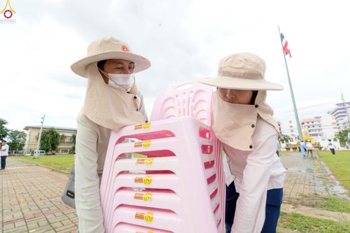 ภาพ No.239732:วันที่ 16-17 สิงหาคม พ.ศ. 2568 การปฏิบัติหน้าที่ของเจ้าหน้าที่ทุกสถานะ เพื่องานพิธีอัญเชิญรูปเหมือนพระมงคลเทพมุนี (สด จันทสโร) และพิธีกดปุ่มอัญเชิญรูปเหมือน พระมงคลเทพมุนี (สด จันทสโร) ณ มหาวิหารแก้วพระมงคลเทพมุนี ศูนย์ปฏิบัติธรรมแก้วเมืองเลย จ.เลย