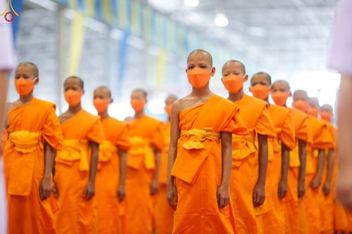 ภาพ No.88113:พิธีมุทิตาสักการะ เปรียญธรรม 9,6,3 และบาลีศึกษา 6,3  พิธีมอบดวงแก้วสามเณรทรงบาลีไวยากรณ์ วันอาทิตย์ 17 กันยายน พ.ศ. 2566 ณ สภาธรรมกายสากล วัดพระธรรมกาย