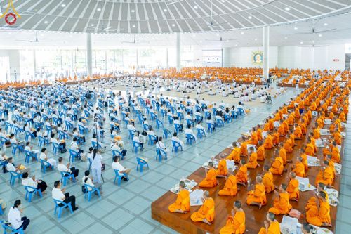 ภาพ No.174618:พิธีถวายภัตตาหารเมนูสวรรค์ เพื่อการบรรลุธรรม ณ หอฉันคุณยายอาจารย์ฯ วัดพระธรรมกาย วันที่ 23 พฤศจิกายน พ.ศ. 2567