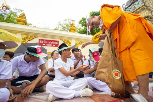 ภาพ No.129978:V.34 เพื่อธรรมเพื่อบางกล่ำ การรับบุญของเจ้าหน้าที่หน่วยงานต่างๆ  เพื่องานธรรมยาตราอัญเชิญพระบรมสารีริกธาตุ ประดิษฐาน ณ มหารัตนเจดีย์สิริปทุมสวรรค์ (เจดีย์อริยพุทธะ 5 พระองค์) ณ ศูนย์ปฏิบัติธรรมภาคใต้ อ.บางกล่ำ จ.สงขลา ระหว่างวันที่ 9-10 มีนาคม พ.ศ. 2567