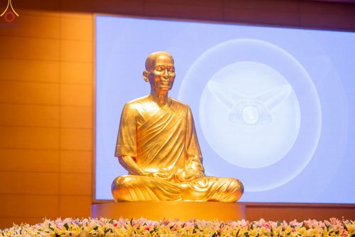 ภาพ No.88880:พิธีบูชาครูผู้ค้นพบวิชชาธรรมกาย วันศุกร์ที่ 29 กันยายน พ.ศ. 2566 วันเพ็ญขึ้น 15 ค่ำ เดือน 10 ณ วัดพระธรรมกาย