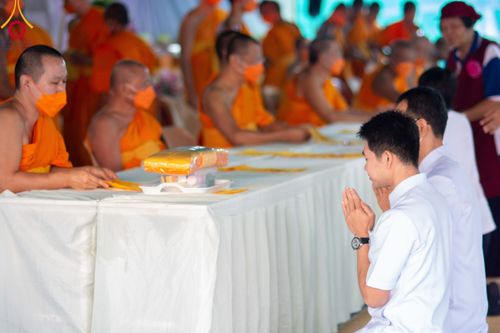ภาพ No.108974:พิธีถวายภัตตาหารเป็นสังฆทาน แด่คณะพระธรรมยาตราฯ ในโครงการธรรมยาตรากตัญญูบูชา มหาปูชนียาจารย์ พระมงคลเทพมุนี(สด จนฺทสโร) พระผู้ปราบมาร อนุสรณ์สถาน 7 แห่ง ปีที่ 12 วันที่ 9 มกราคม พ.ศ. 2567 ณ อนุสรณ์สถานคลองบางนางแท่น  อ.สามพราน จ.นครปฐม