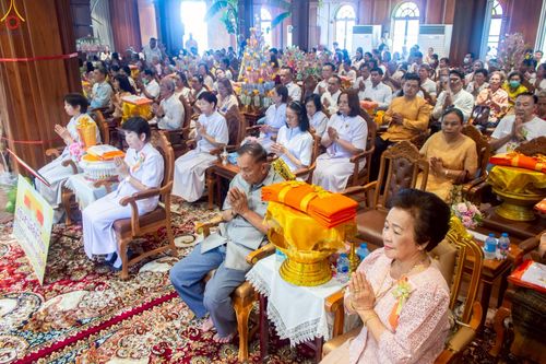 ภาพ No.254152:วันที่ 12 ตุลาคม พ.ศ. 2568 พิธีทอดกฐินสามัคคีทั่วไทย 30,000 วัด โดยคณะศิษยานุศิษย์ บูชาธรรม 81 ปี หลวงพ่อธัมมชโย ณ วัดเสาธงหิน อ.บางใหญ่ จ.นนทบุรี