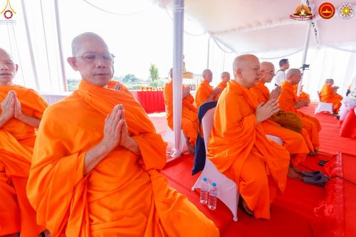 ภาพ No.224452:วันจันทร์ที่ 12 พฤษภาคม พ.ศ. 2568  ชาวพุทธในอินโดนีเซีย ร่วมฉลองวิสาขบูชาจุดประทีปกว่า 200,000 ดวง ณ พระมหาเจดีย์บรมพุทโธ  เจริญพุทธมนต์ถวาย “พระวชิรเกล้าเจ้าอยู่หัว”