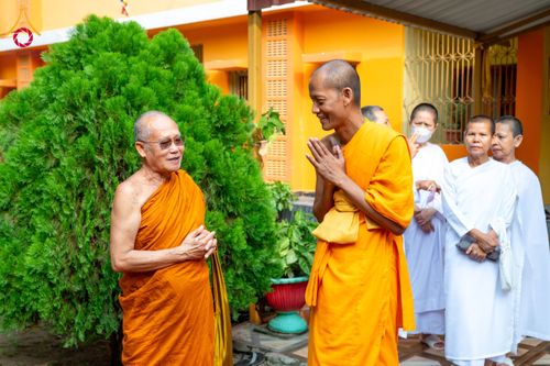 ภาพ No.176088:พิธีทอดผ้าป่าสมทบกฐิน ณ วัดพุทธคยา บานา วิหาร เมืองคยา รัฐพิหาร ประเทศอินเดีย โดยมูลนิธิธรรมกาย ในนามหลวงพ่อธัมมชโย  วันที่ 12 พฤศจิกายน พ.ศ. 2567