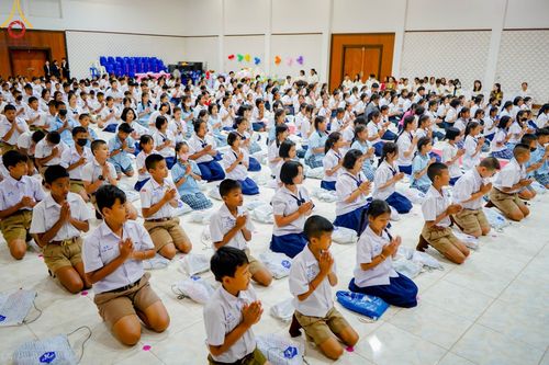 ภาพ No.105089:วันรวมพลังเด็กดี V-star ผู้นำฟื้นฟูศีลธรรมโลก จังหวัดภูเก็ต วันที่ 19 ธันวาคม พ.ศ. 2566 ณ โรงเรียนเมืองถลาง จ.ภูเก็ต