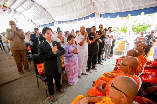 ภาพ No.142494:พิธีถวายมหาสังฆทานพระนานาชาติ 100 รูป ณ วัดนาคทีปะ ราชมหาวิหาร  เกาะนาคทีปะ คาบสมุทร จัฟฟ์น่า จังหวัดเหนือ ประเทศศรีลังกา  วันเสาร์ที่ 22 มิถุนายน พ.ศ. 2567