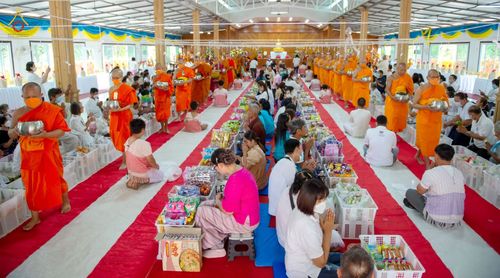 ภาพ No.80898:พิธีตักบาตรพระ ๒๑๖ รูป และ พิธีถวายมหาสังฆทาน ๕๒ วัด ฉลองครบรอบ ๑๖ ปี ธุดงคสถานพรรัตนแพร่ วันอังคารที่ ๙ พฤษภาคม พ.ศ.๒๕๖๖ ณ ธุดงคสถานพรรัตนะ อำเภอวังชิ้น จังหวัดแพร่