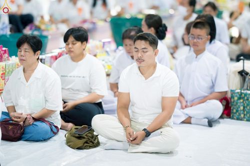 ภาพ No.235293:วันที่ 27 กรกฎาคม พ.ศ. 2568 พิธีตักบาตรฉลองพระใหม่ โครงการบรรพชาและอุปสมบทมู่รุ่นเข้าพรรษา ณ วัดพระธรรมกาย